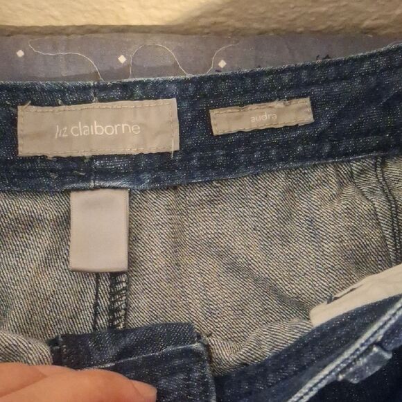 Liz Claiborne Audra Blue Denim Shorts size 12 - Picture 2 of 5